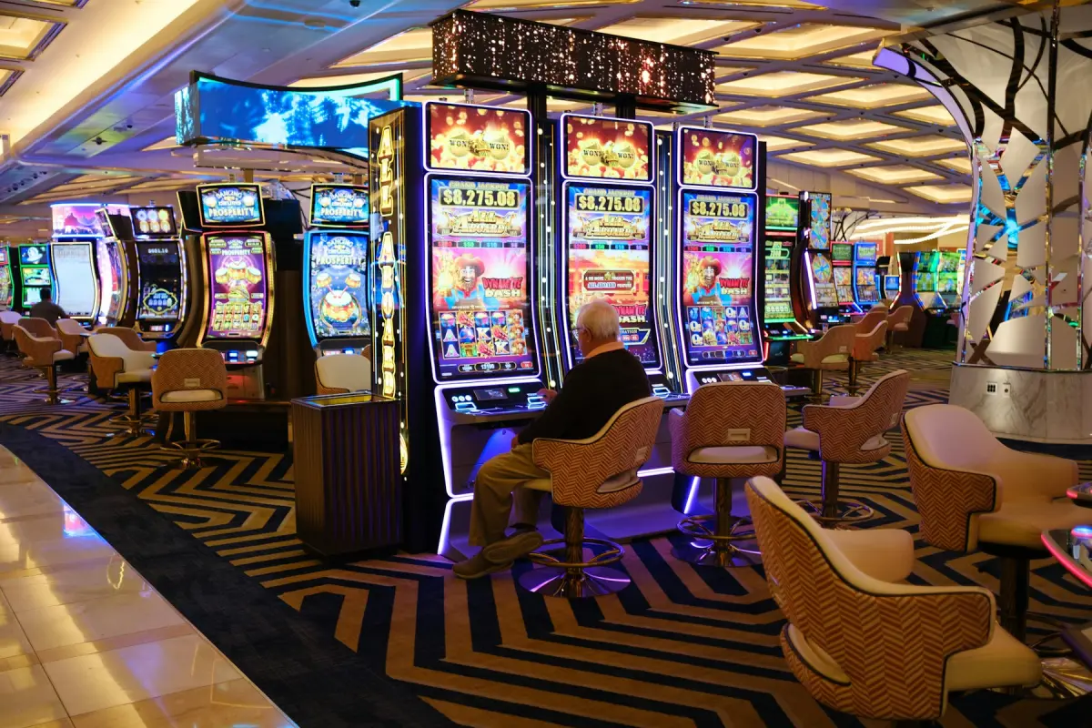 Las Vegas high roller slot machine